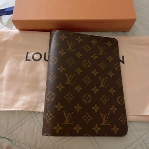 NWT Louis Vuitton Monogram Desk Agenda